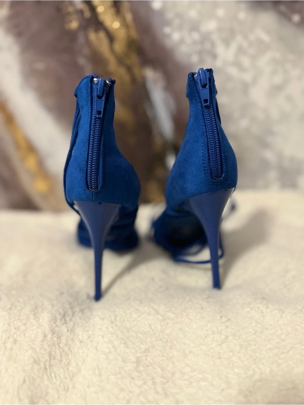 Herstyle elegant pointed